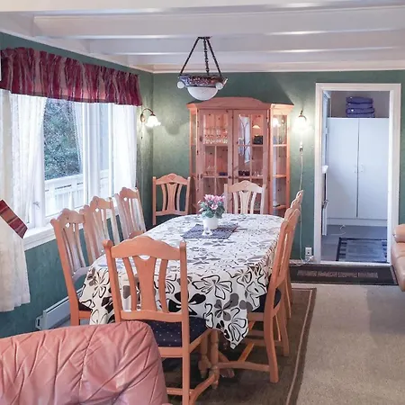 4 Bedroom Beautiful In Lindesnes * Lonestranda