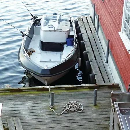 Дом отдыха 4 Bedroom Beautiful In Lindesnes *