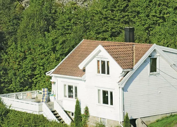 Дом отдыха 4 Bedroom Beautiful In Lindesnes *