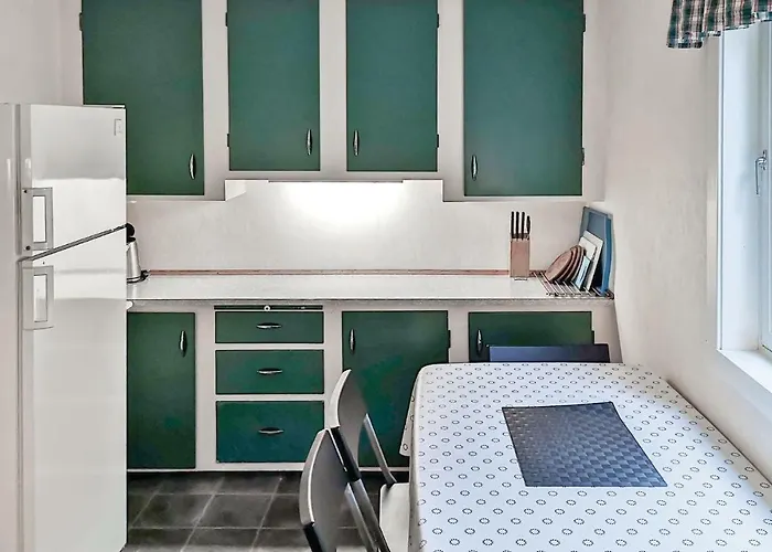 4 Bedroom Beautiful In Lindesnes *