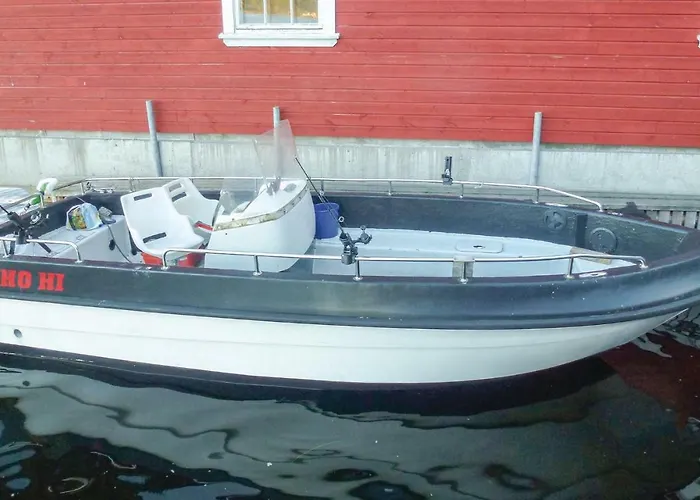 4 Bedroom Beautiful In Lindesnes Дом отдыха Homme
