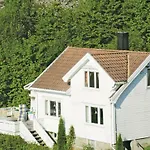 Semesterbostad 4 Bedroom Beautiful In Lindesnes *